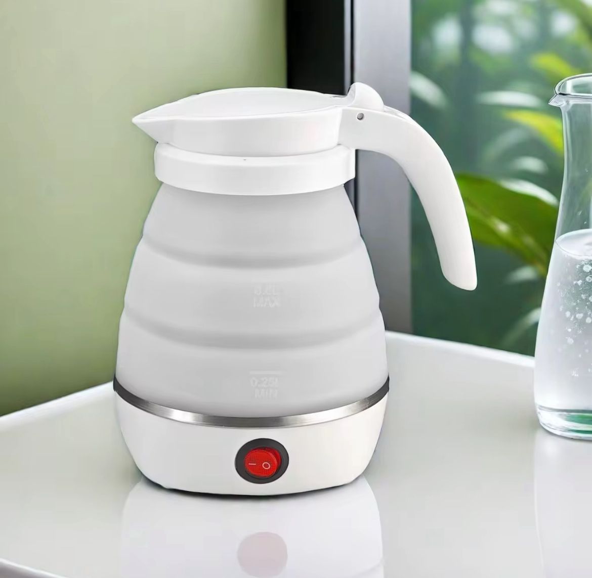 Bouilloire Électrique Pliable – Compacte et Pratique